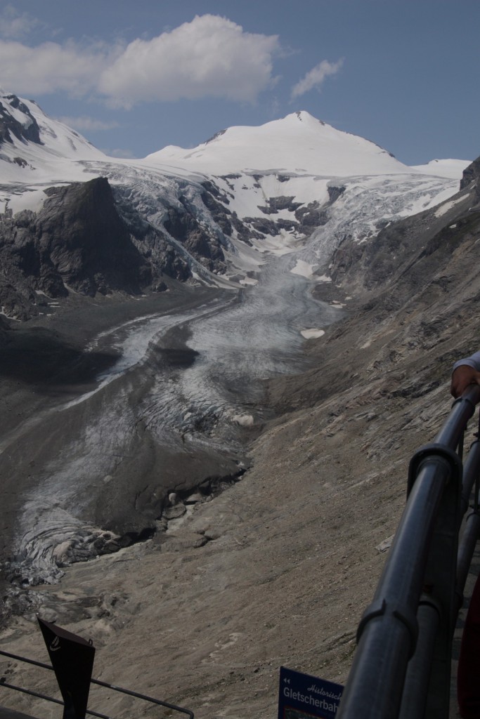 Pasterze - Østrigs største glacier, i dag ca. 8,5 km lang og 270 m tyk (der hvor den er tykkest).