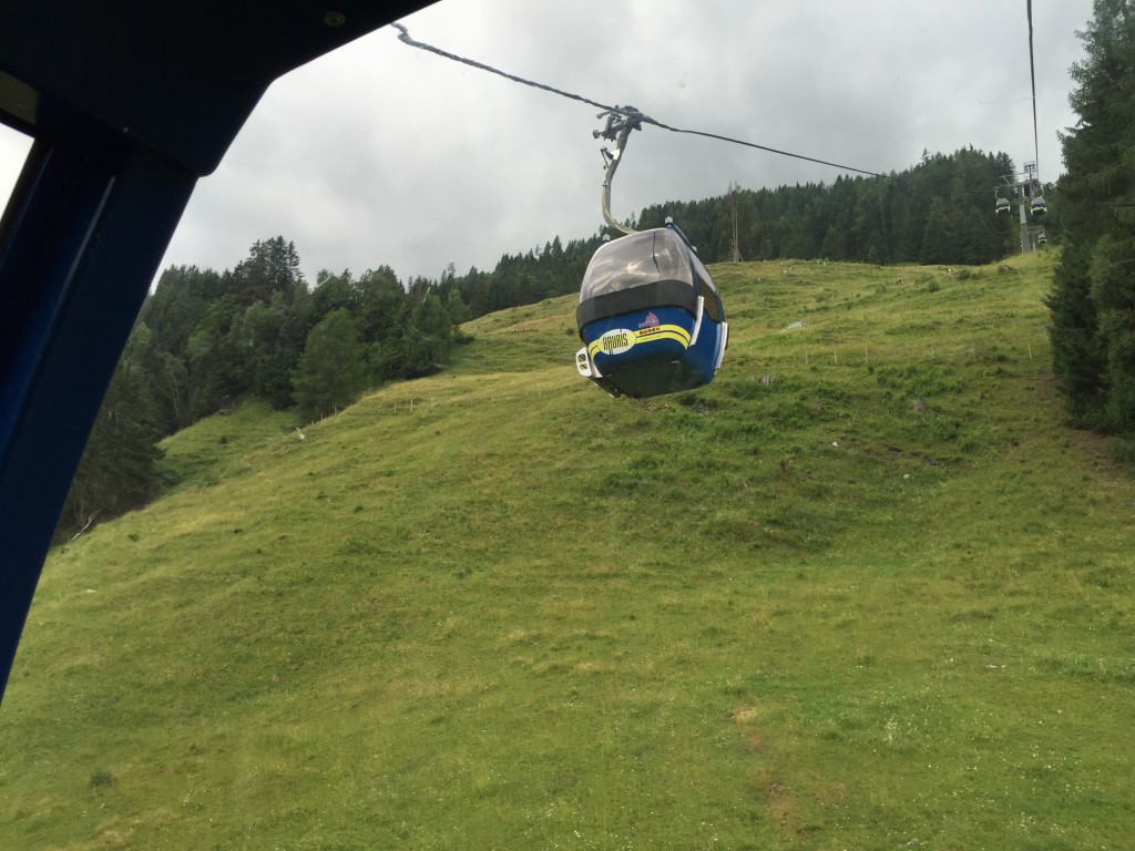 Kabineliften tager op til 6 personer.